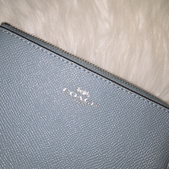 Euc coach blue leather wristlet bag - Picture 2 of 4